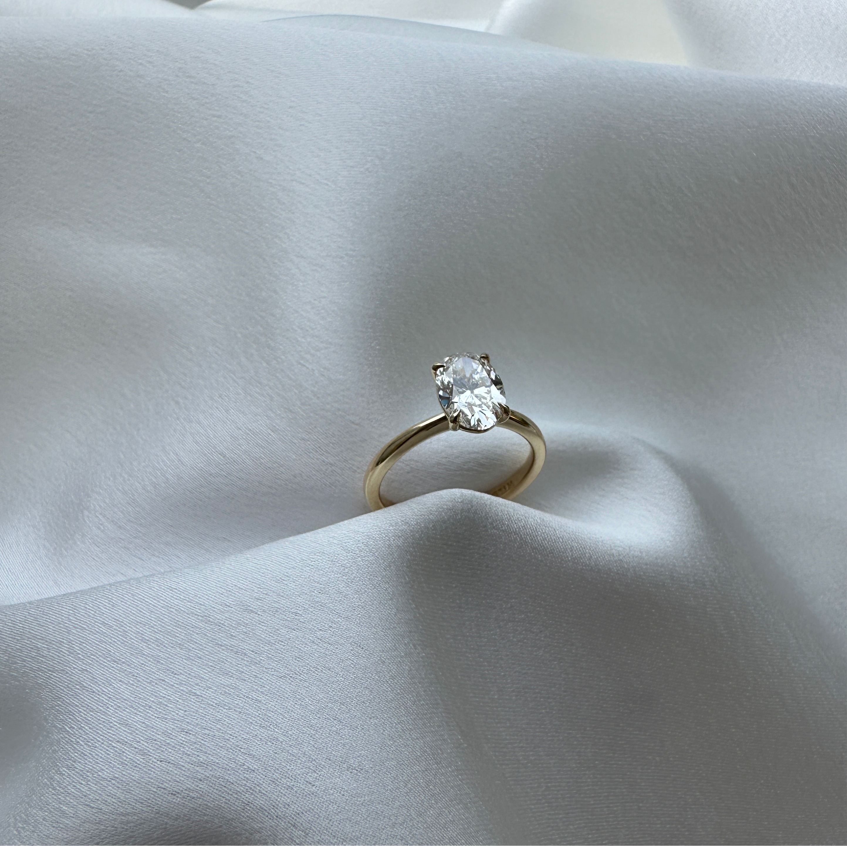 Oval Solitaire Ring | Lab-Grown