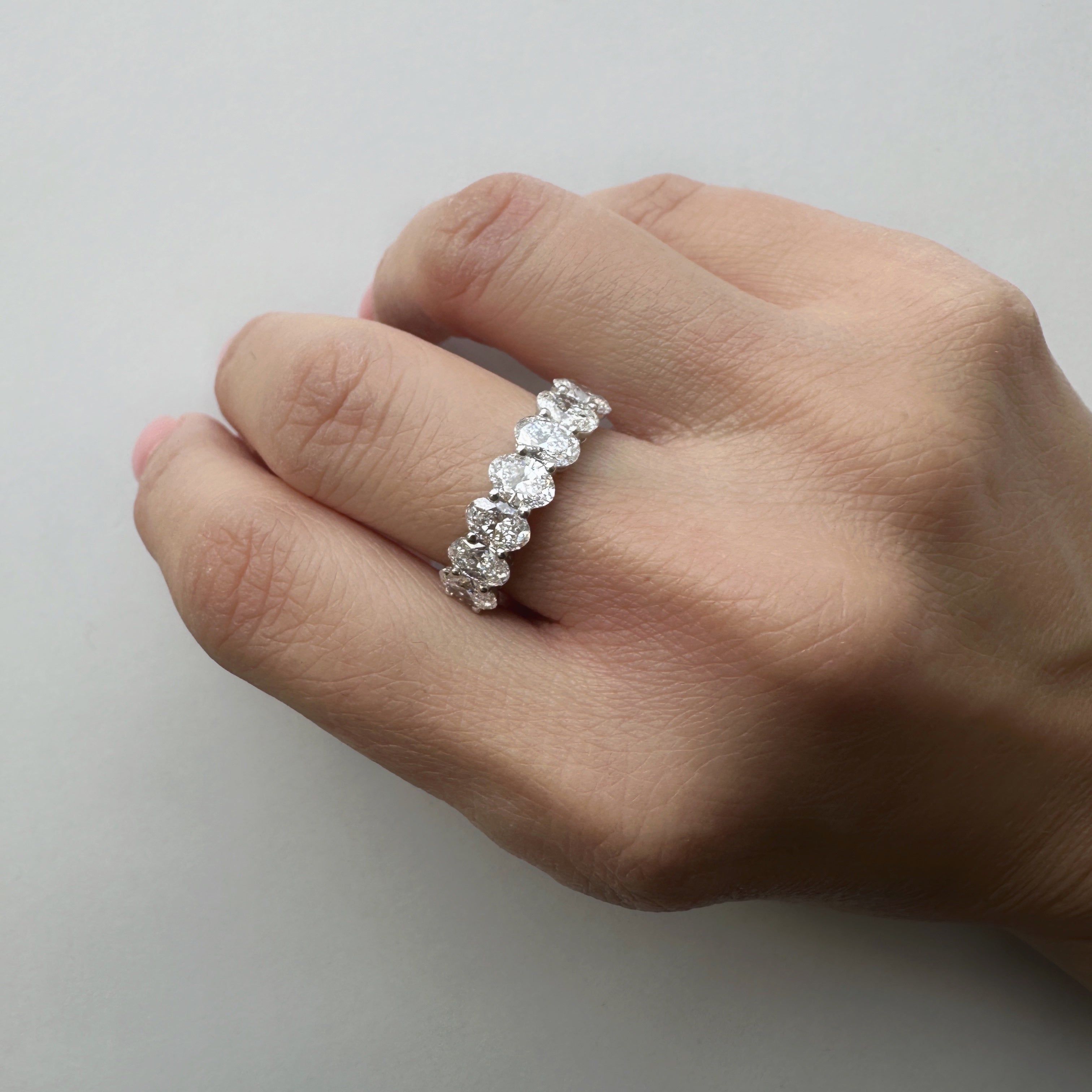 Seven Oval Cut Band | L