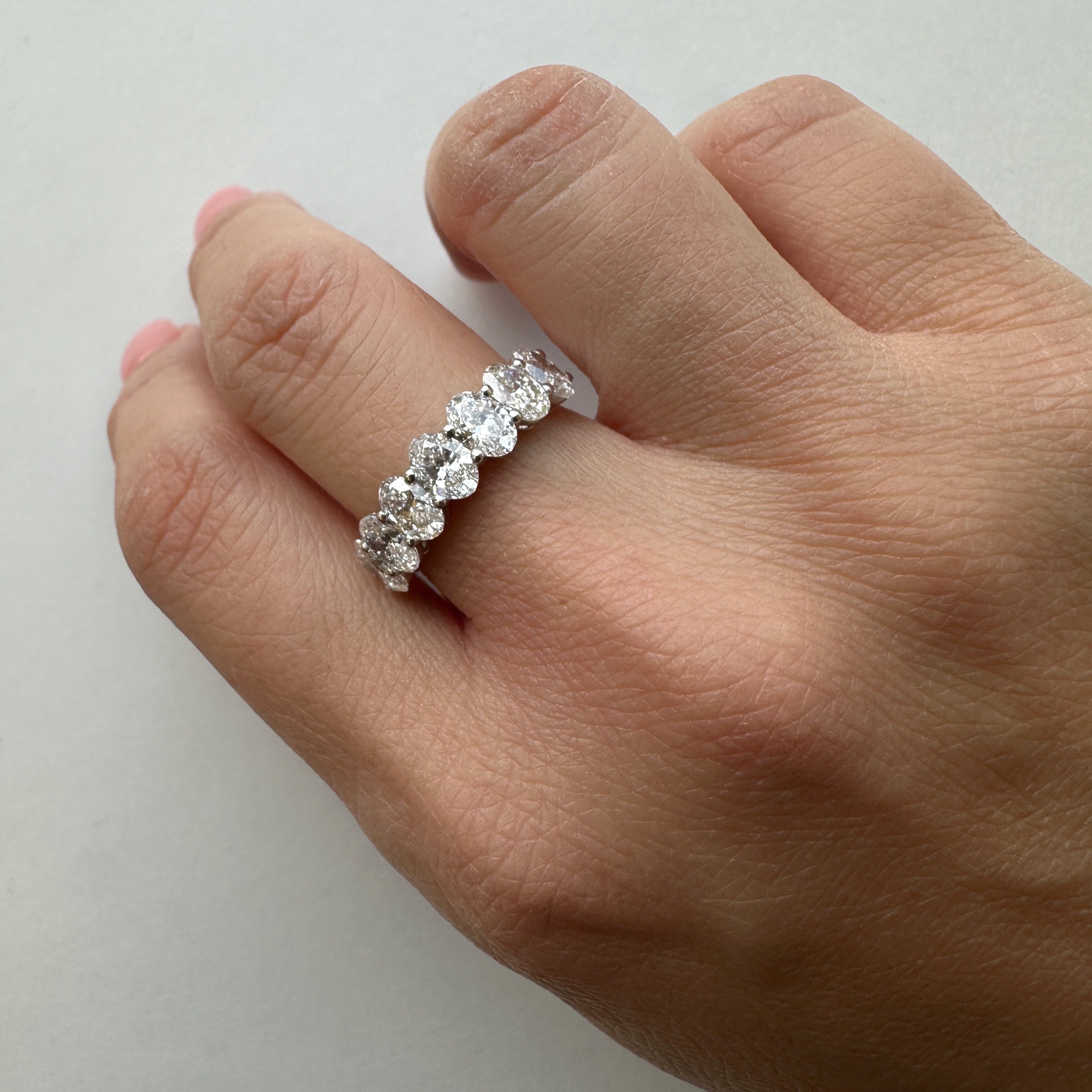 Seven Oval Cut Band | L