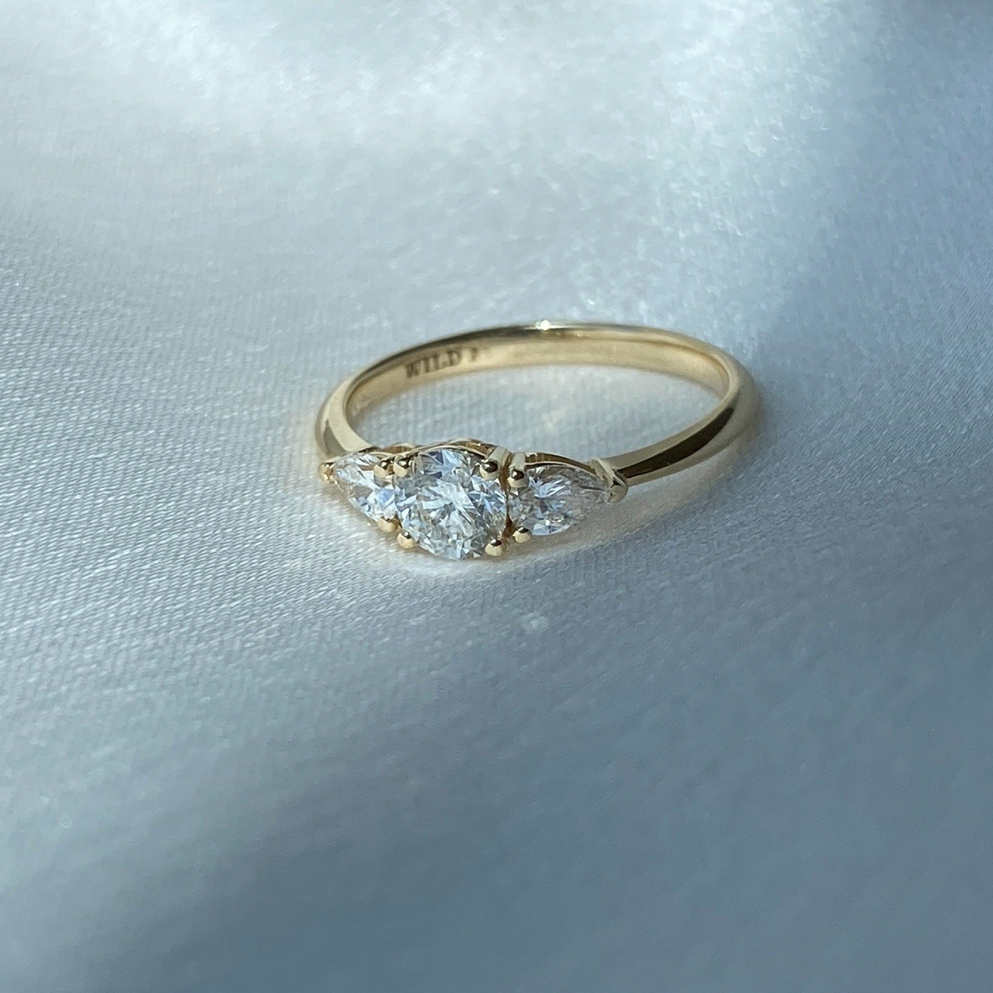 Round Brilliant & Pear Shapes | Small