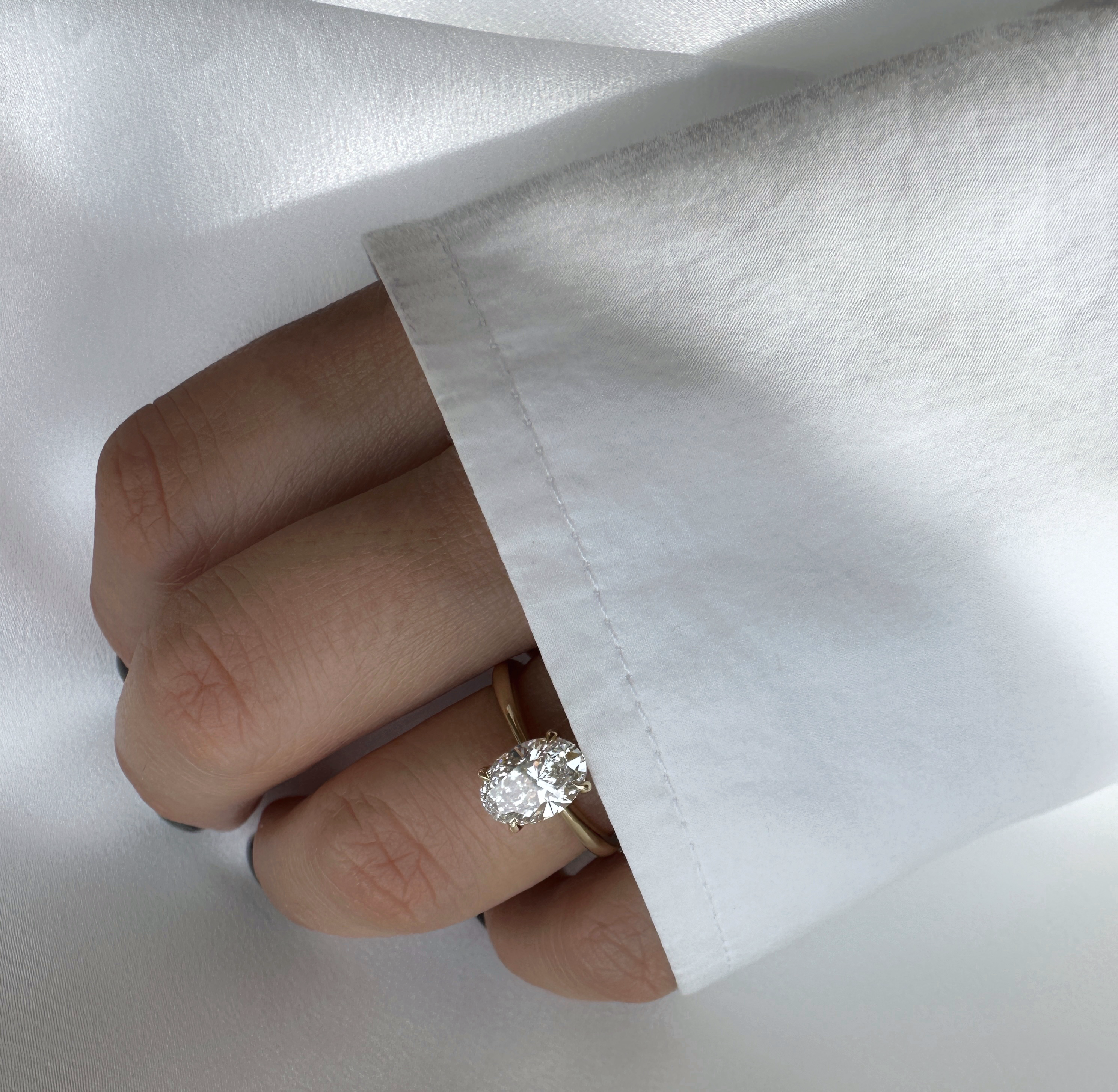 Oval Solitaire Ring  | Lab-Grown