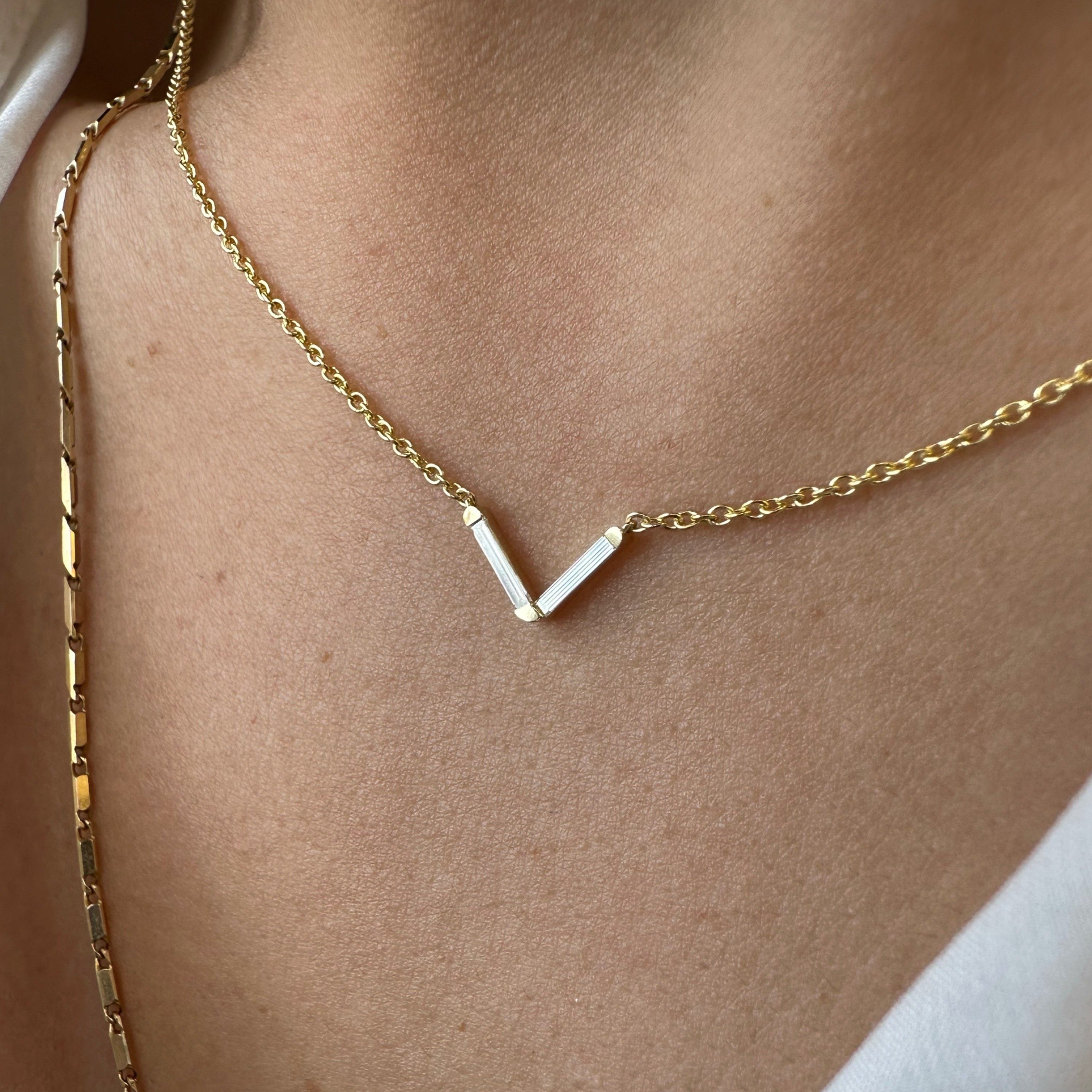 V Baguettes | 0.14 CT